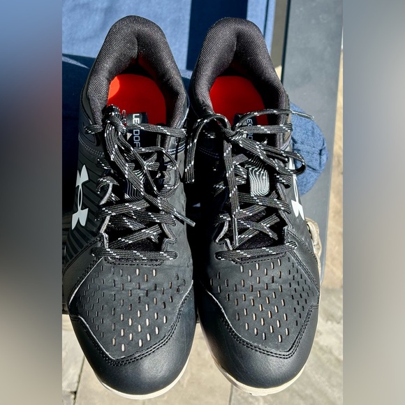 UNDER ARMOUR MENS BOYS BASEBALL CLEATS SHOES - Picture 4 of 4